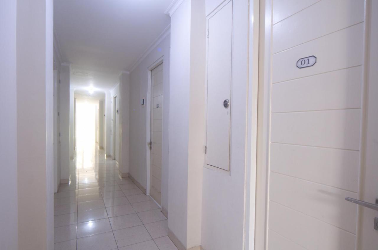 Oyo 3049 Scientia Dormitory Syariah Tangerang Buitenkant foto